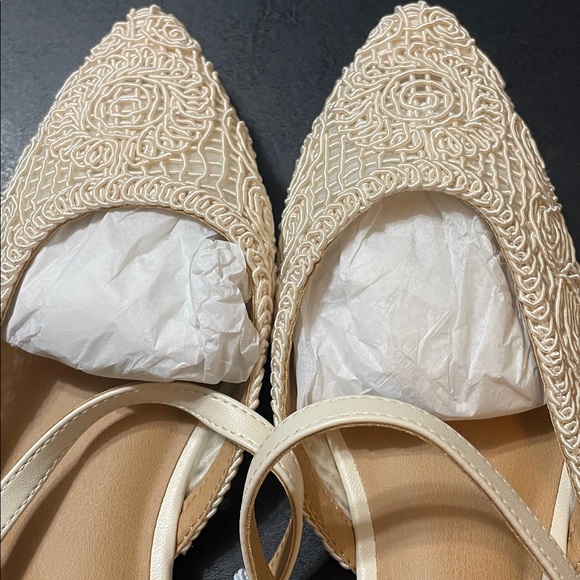 a new day Vienna Cream Lace Pointed Toe Slingback Flats NEW w TAGS no box Sz.7 - Picture 2 of 9